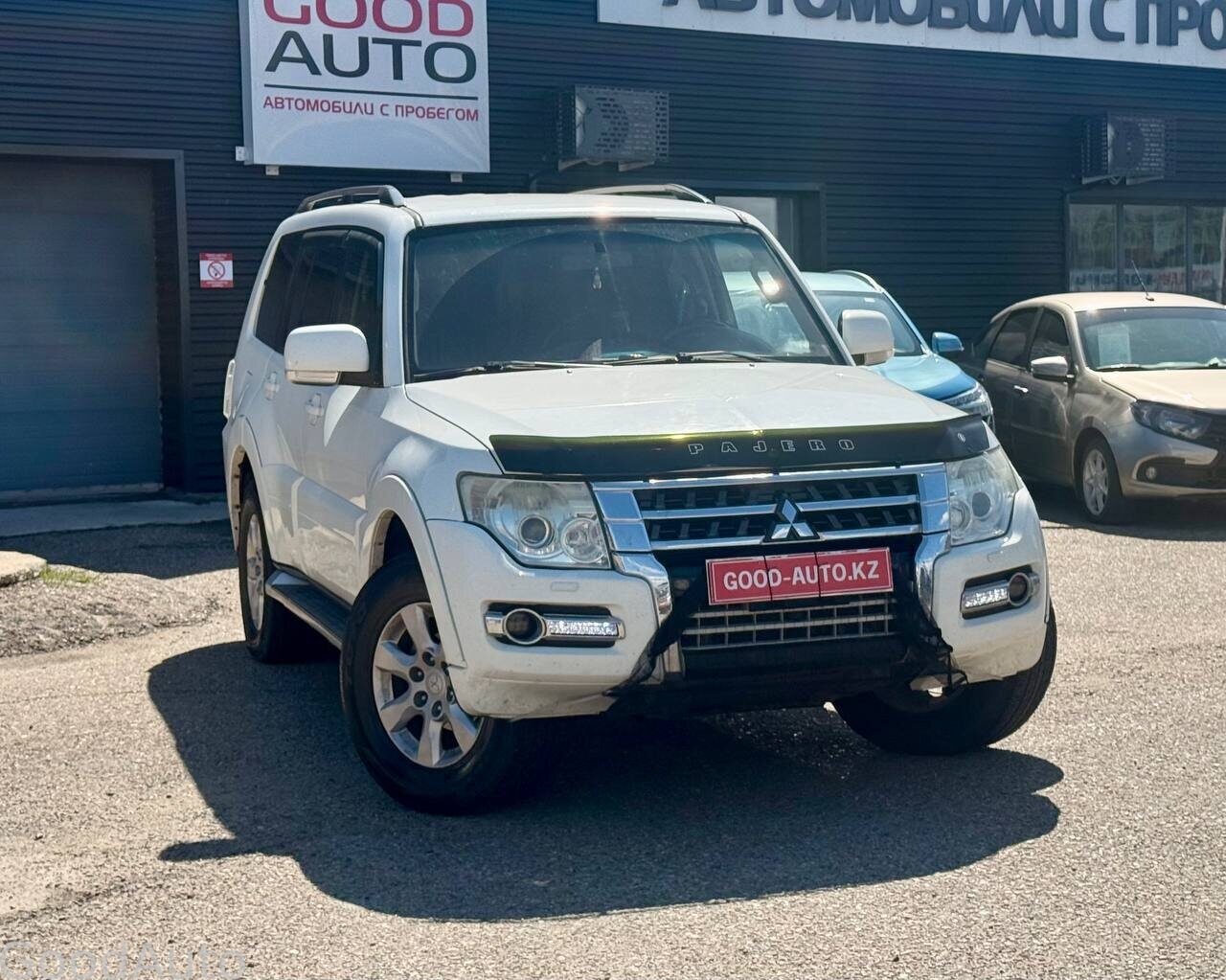 Mitsubishi Pajero 2012