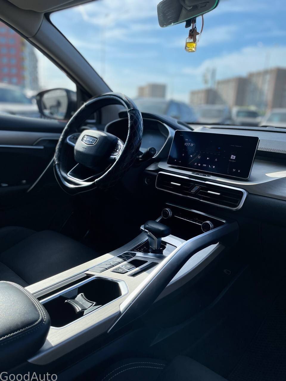 Geely Coolray 2023