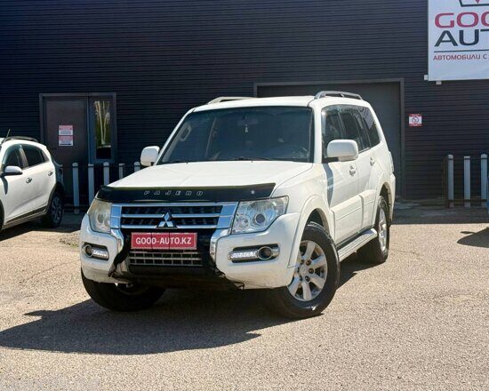 Mitsubishi Pajero 2012